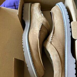 Hitchcock NWOT. Size 9 3E slip on Shearling slippers
